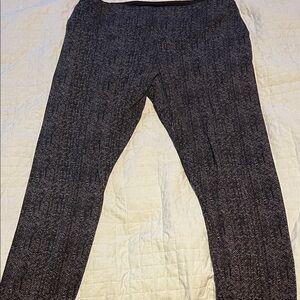Lysse Black and Gray Patterned Leggings
